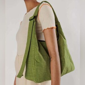 Baggu Nylon Shoulder Bag in Avocado
